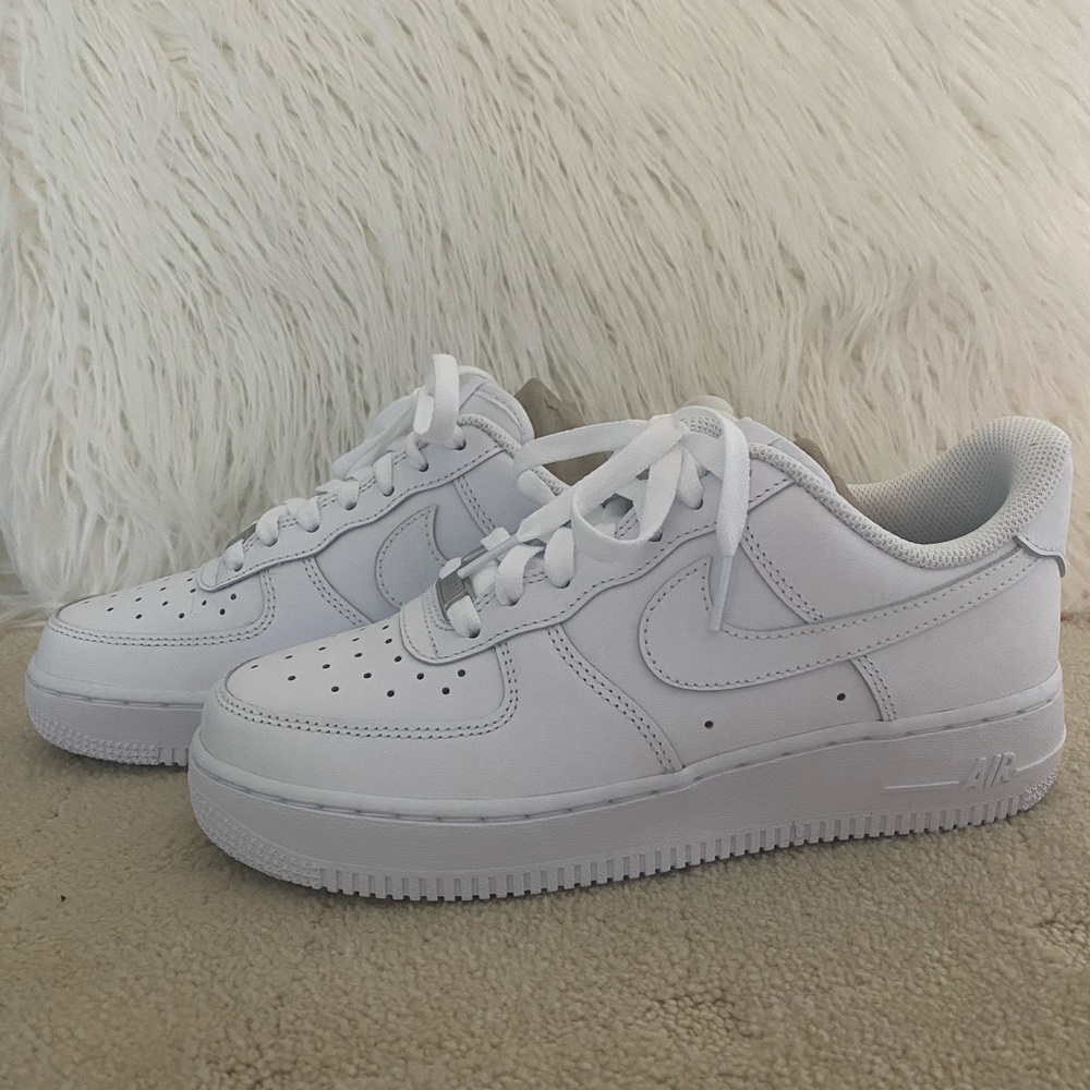 New Women’s Nike Air Force 1 Trainers (size:7.5)